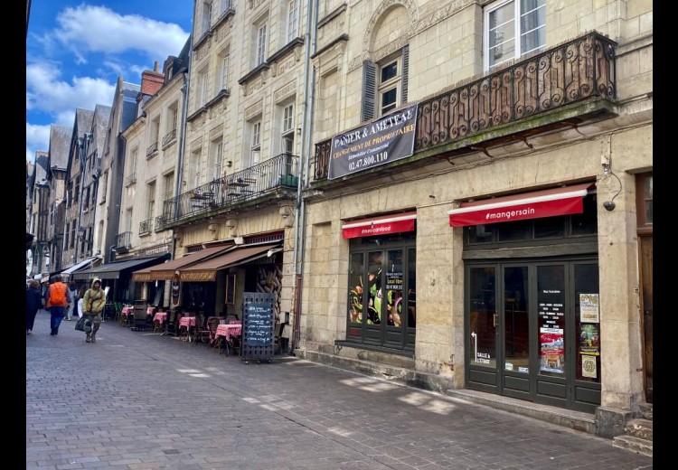 BIENTOT UNE NOUVELLE ENSEIGNE AU COEUR DU VIEUX TOURS