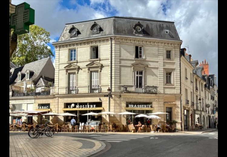 LE MOLIERE CHANGE DE PROPRIETAIRE